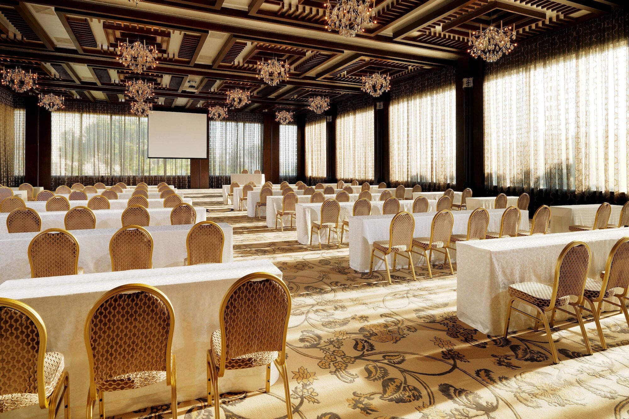 Grand Hills Hotel & Spa Броумана Экстерьер фото